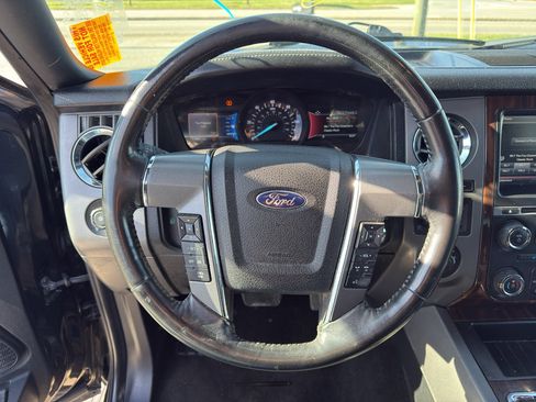 Used 2015 Ford Expedition Platinum image 17