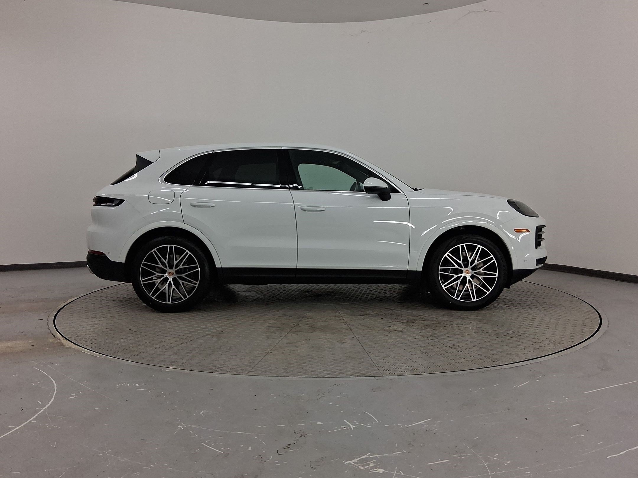 Used 2026 Porsche Cayenne AWD/4WD image 8
