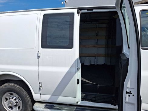 Used 2025 Chevrolet Express 2500 w/ Driver Convenience Package RWD image 11