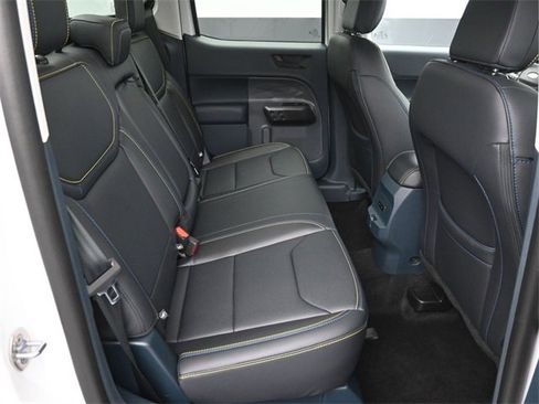 Used 2025 Ford Maverick Lobo image 14