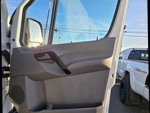 Used 2010 Mercedes-Benz Sprinter 3500 image 8