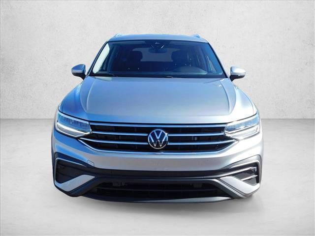 Used 2024 Volkswagen Tiguan SE AWD/4WD image 4