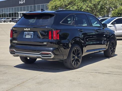 Used 2023 Kia Sorento SX AWD/4WD image 4
