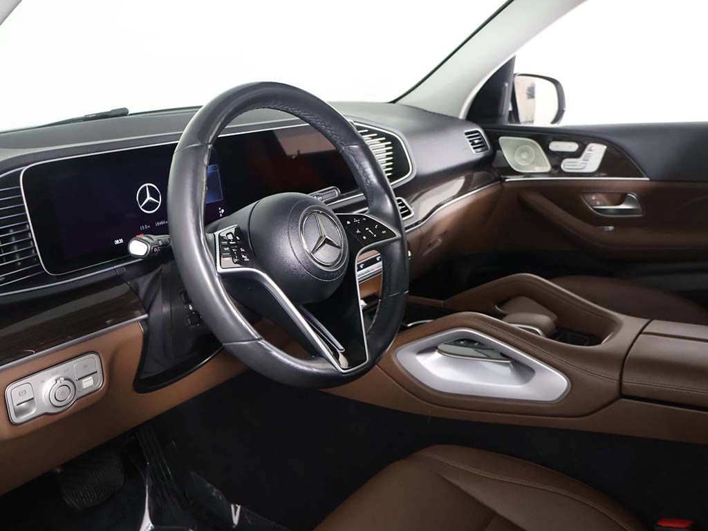 Used 2024 Mercedes-Benz GLE 450 4MATIC w/ AMG Line Exterior image 31