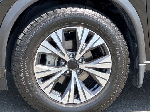 Certified 2022 Nissan Rogue SV image 32