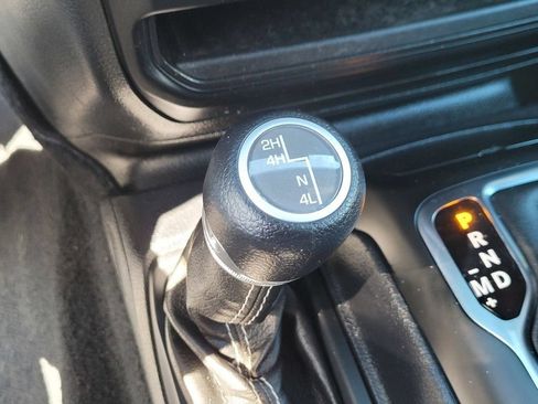 Used 2021 Jeep Gladiator Overland AWD/4WD image 22