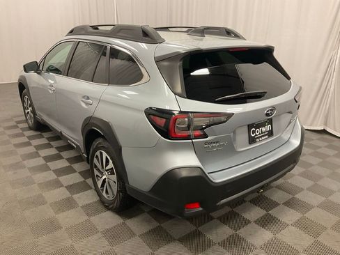 Used 2023 Subaru Outback Premium image 8
