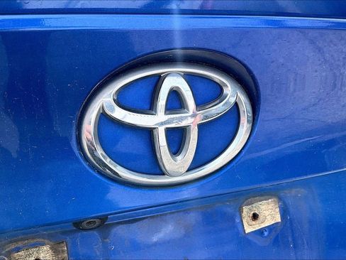 Used 2018 Toyota C-HR XLE FWD image 8