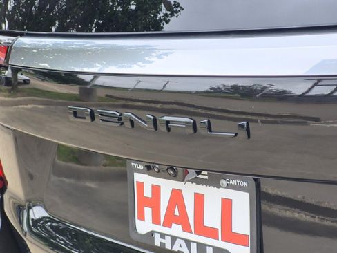 New 2026 GMC Yukon XL Denali w/ Denali Reserve Package AWD/4WD image 6