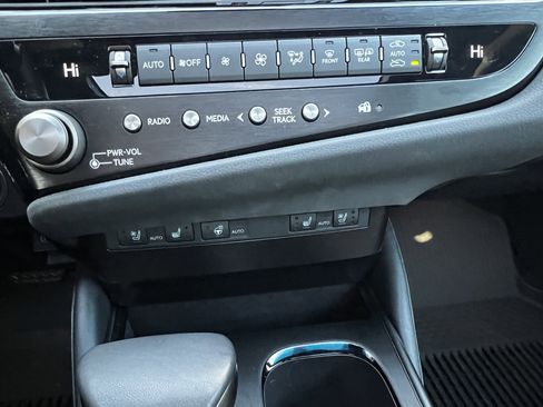 Used 2023 Lexus ES 350 w/ Premium Package image 26