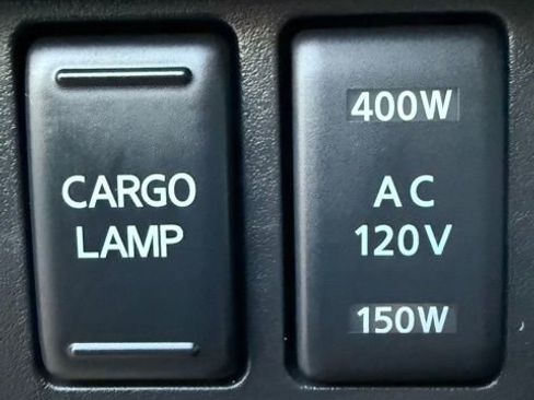 Used 2023 Nissan Titan SV w/ SV Convenience Package image 32