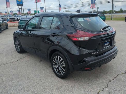 Used 2024 Nissan Kicks SV FWD image 6