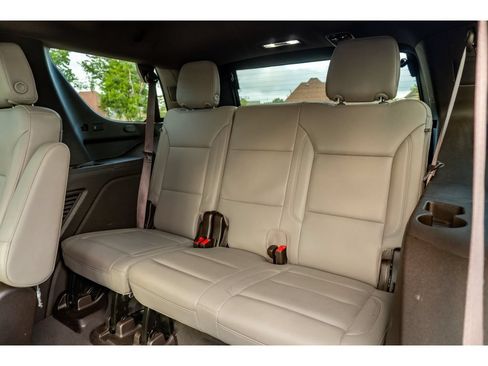 Used 2024 Chevrolet Tahoe LT RWD image 14