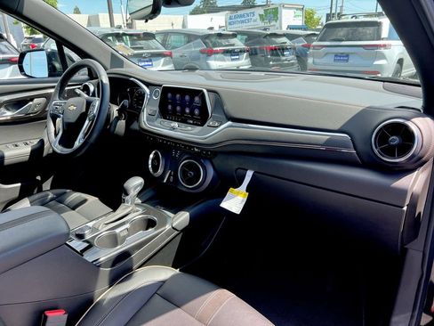 Used 2019 Chevrolet Blazer Premier w/ Sun and Wheels Package AWD/4WD image 23