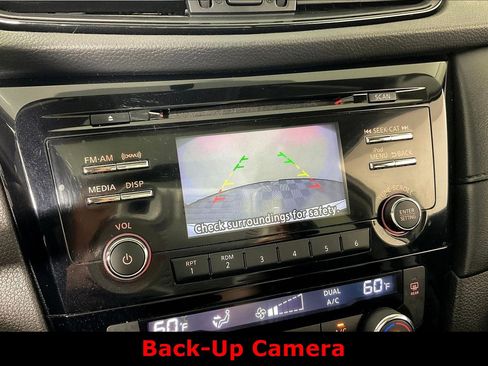 Used 2017 Nissan Rogue SV AWD/4WD image 10