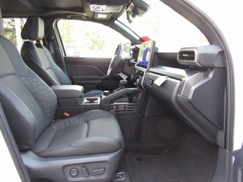 Certified 2025 Toyota 4Runner TRD Off-Road Premium image 19