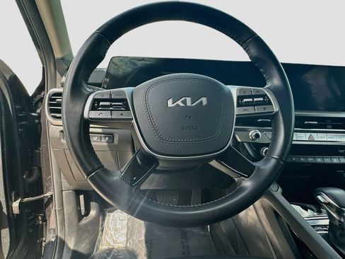 Used 2025 Kia Telluride S FWD image 11