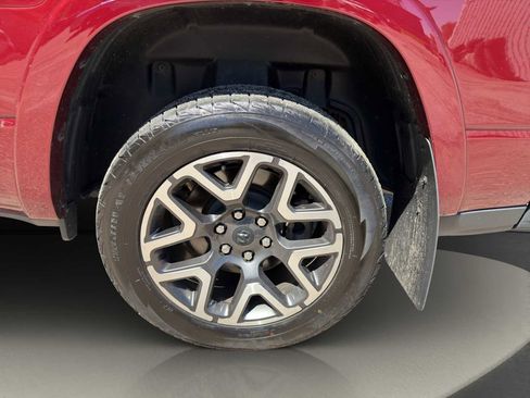 Used 2025 RAM 1500 Laramie AWD/4WD image 25