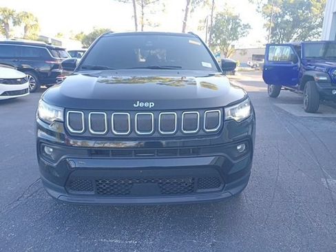 Used 2022 Jeep Compass Latitude FWD image 1