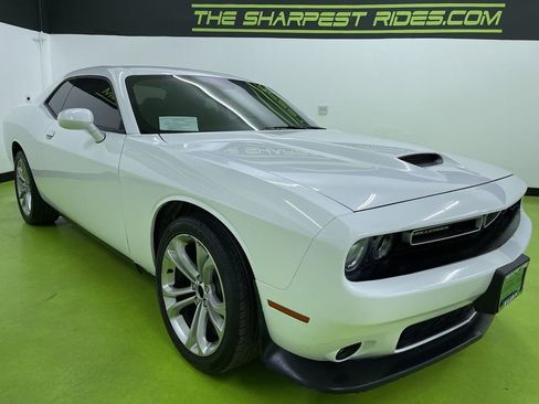 Used 2022 Dodge Challenger GT image 2