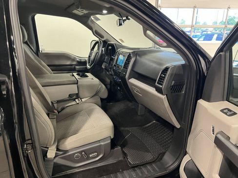 Used 2017 Ford F150 XLT w/ Equipment Group 302A Luxury AWD/4WD image 35