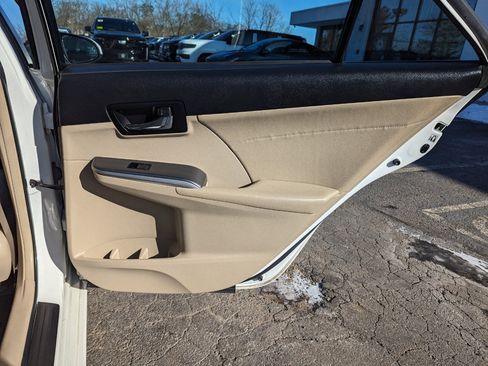 Used 2013 Toyota Camry XLE image 36