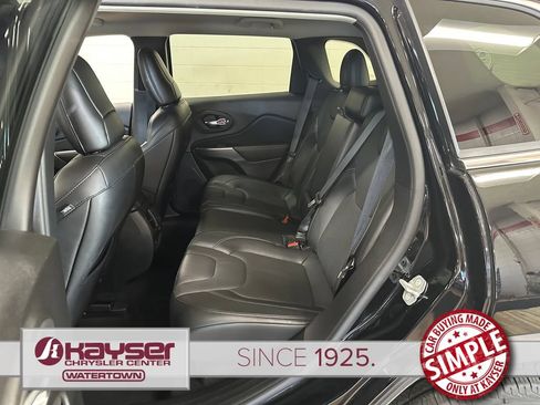 Certified 2021 Jeep Cherokee Latitude Lux w/ Comfort/Convenience Group AWD/4WD image 35