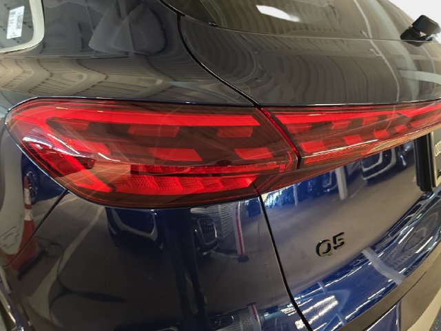 Used 2025 Audi Q5 Premium w/ Convenience Package AWD/4WD image 38