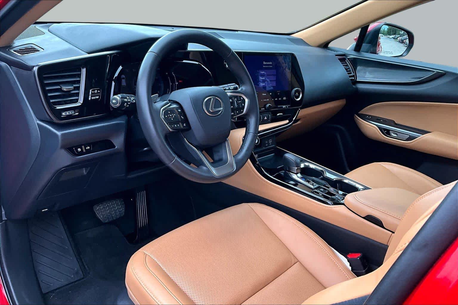 Used 2025 Lexus NX 250 FWD w/ Accessory Package (Z2) image 18