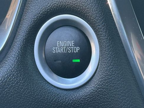 Used 2023 Chevrolet Traverse LT image 22