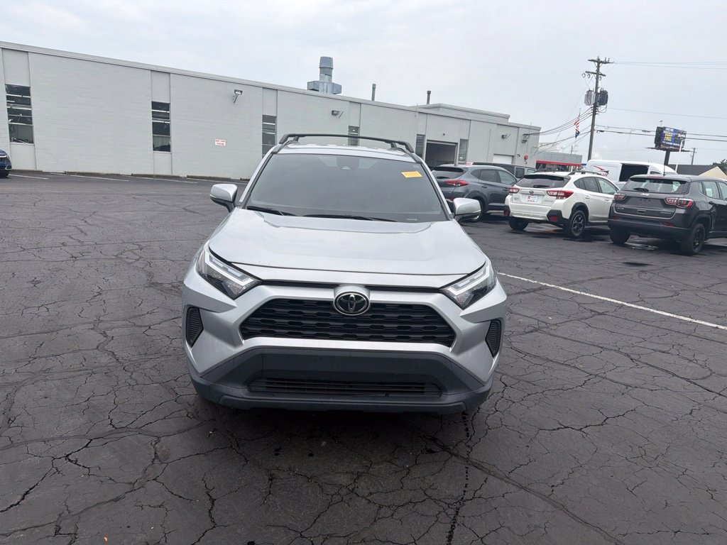 Used 2025 Toyota RAV4 XLE AWD/4WD image 3