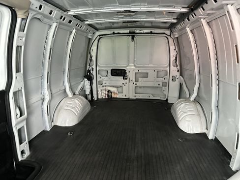 Used 2025 Chevrolet Express 2500 Extended w/ Driver Convenience Package RWD image 22