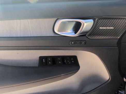 New 2026 Volvo XC40 B5 Ultra w/ Protection Package Premier image 15