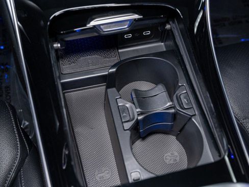 Used 2025 Mercedes-Benz C 300 Sedan image 19