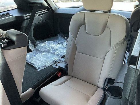 New 2026 Volvo XC90 T8 Plus w/ Protection Package Premier AWD/4WD image 13