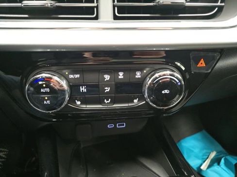 New 2026 Chevrolet Trax LT w/ Sunroof Package image 14