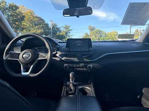 Used 2022 Nissan Altima 2.5 SV image 18