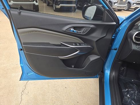 Used 2025 Chevrolet Trax ACTIV w/ Driver Confidence Package image 13