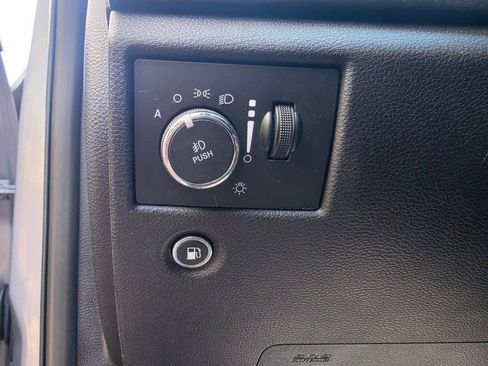 Used 2017 Jeep Grand Cherokee Altitude AWD/4WD image 24
