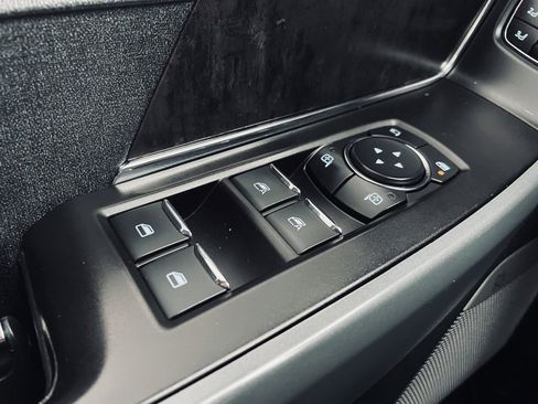 Used 2023 Ford F150 Lariat w/ Trailer Tow Package image 18