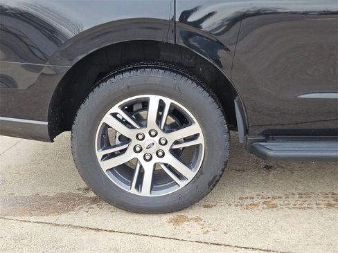 Used 2024 Ford Expedition XLT image 10