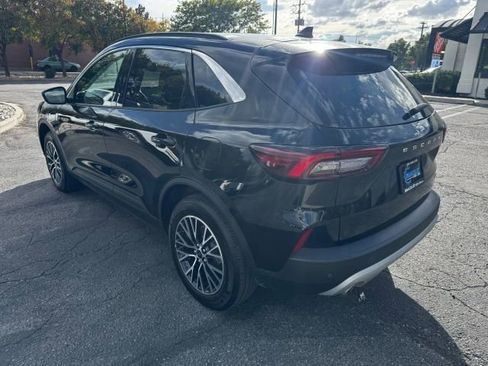 Used 2023 Ford Escape SE image 5