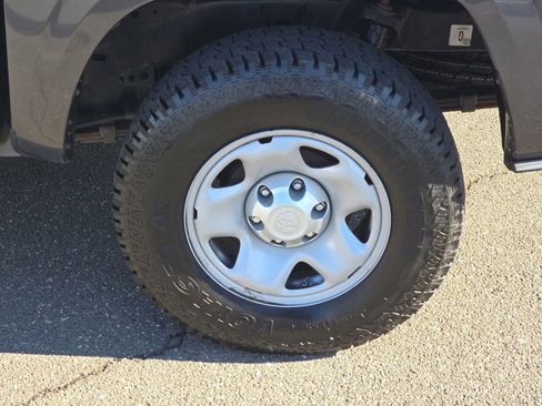 Used 2019 Toyota Tacoma SR image 36