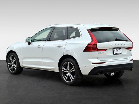 Used 2018 Volvo XC60 T5 Momentum w/ Vision Package AWD/4WD image 5