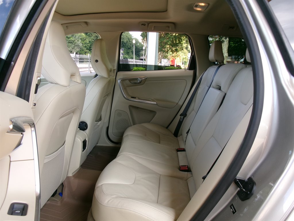Used 2013 Volvo XC60 3.2 FWD image 27