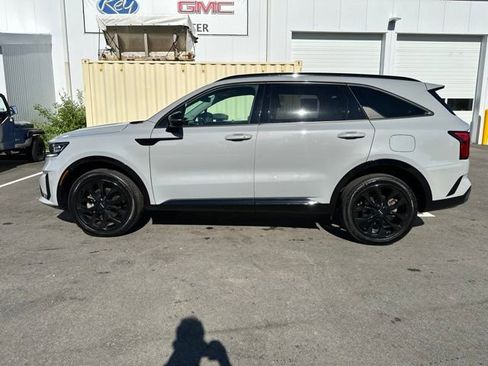Used 2023 Kia Sorento SX AWD/4WD image 2
