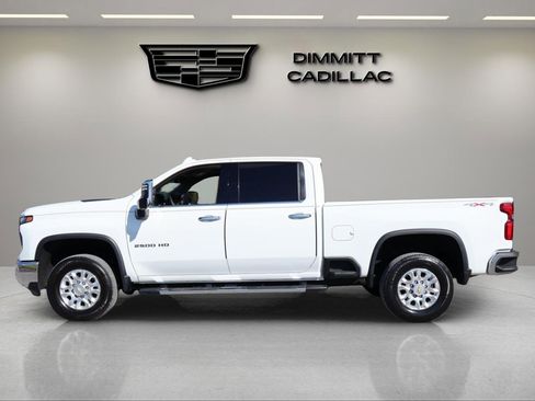 Used 2024 Chevrolet Silverado 2500 LTZ image 2