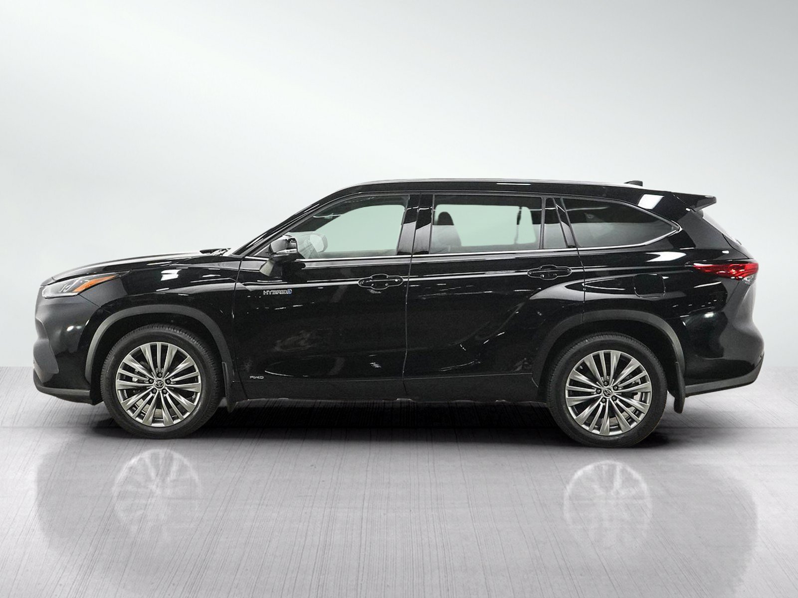 Used 2020 Toyota Highlander Platinum AWD/4WD image 2