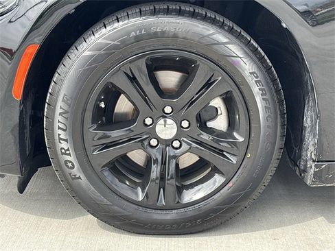 Certified 2022 Dodge Charger SXT w/ Leather Interior Group image 10