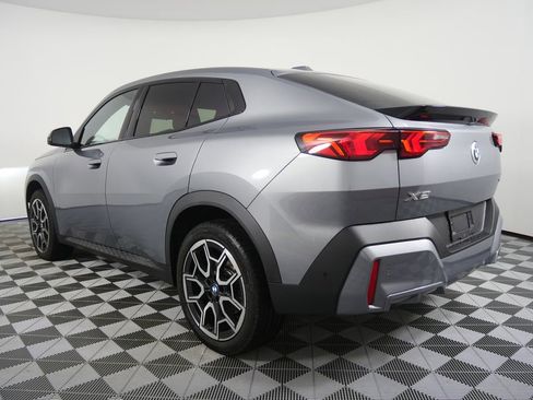 Certified 2025 BMW X2 xDrive28i image 5